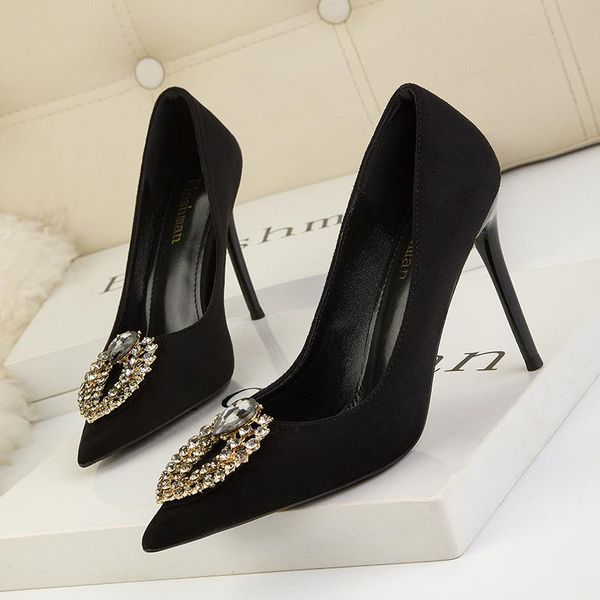 dress shoes 2021 elegant women flock black nude 9.5cm high heels crystal pumps luxury designer office lady suede party plus size
dress shoes 2021 elegant women flock black nude 9.5cm high heels crystal pumps luxury designer office lady suede party plus size