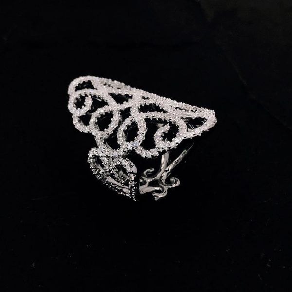 cluster rings s925 sterling silver arabesque ring female fashion french light luxury hollow flower european and american style, Golden;silver
cluster rings s925 sterling silver arabesque ring female fashion french light luxury hollow flower european and american style, Golden;silver