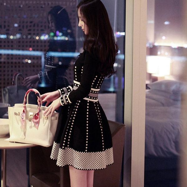 casual dresses 2021 autumn winter dress cover belly female small fragrant rendering thickened knitted, Black;gray
casual dresses 2021 autumn winter dress cover belly female small fragrant rendering thickened knitted, Black;gray