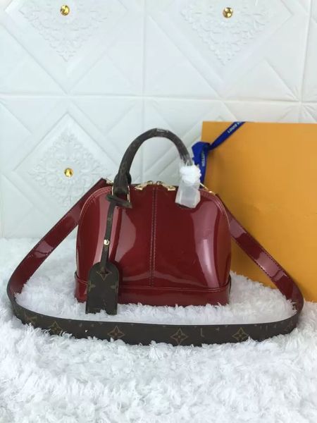 luxurys designers bags fashion leather women's handbag shell bag shoulder 887
luxurys designers bags fashion leather women's handbag shell bag shoulder 887