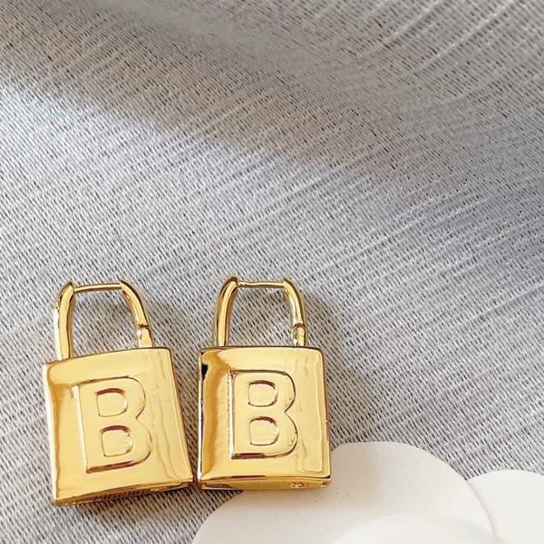vintage chic brand locket charm copper gold plated alphabet big b letter stud earrings for women designer jewelry, Golden
vintage chic brand locket charm copper gold plated alphabet big b letter stud earrings for women designer jewelry, Golden