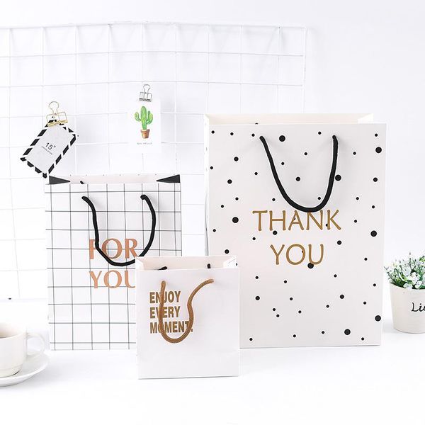 gift wrap 2021 fashion creative bag portable english letters box for christmas / thanks giving day
gift wrap 2021 fashion creative bag portable english letters box for christmas / thanks giving day