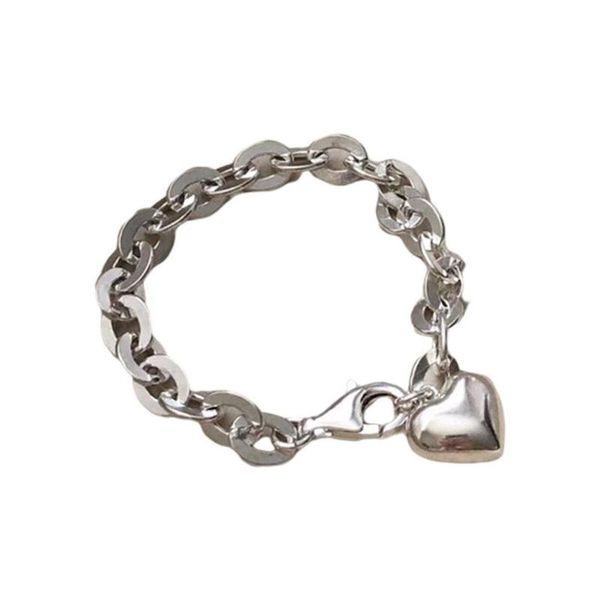 link, chain love heart-shaped bracelet hollow round niche design jewelry ladies holiday gift fashion modeling, Black 
link, chain love heart-shaped bracelet hollow round niche design jewelry ladies holiday gift fashion modeling, Black