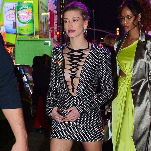 casual dresses black fashion bodycon dress long sleeve luxury diamonds hollow out club women evening party gown 2021, Black;gray
casual dresses black fashion bodycon dress long sleeve luxury diamonds hollow out club women evening party gown 2021, Black;gray