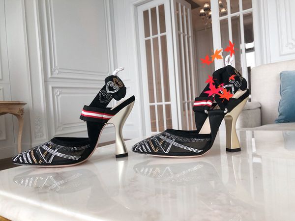 2021 genuine leather woman shoes high heels fashion designer luxury sandals women pumps wedding dress shoe with logo and box size 35-41 -h29, Black
2021 genuine leather woman shoes high heels fashion designer luxury sandals women pumps wedding dress shoe with logo and box size 35-41 -h29, Black