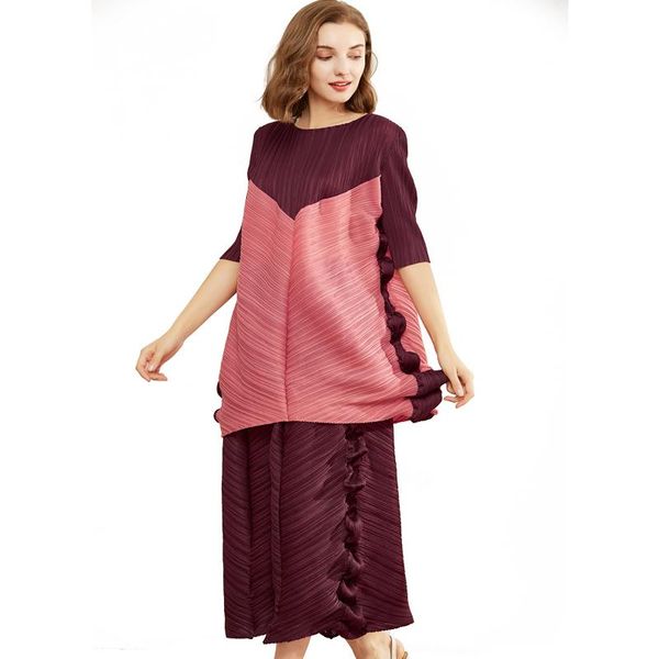 women's tracksuits latest miyake fold dress 2021 spring summer broad leg pants wood ears clash color t-shirt casual loose big size girl, Gray
women's tracksuits latest miyake fold dress 2021 spring summer broad leg pants wood ears clash color t-shirt casual loose big size girl, Gray