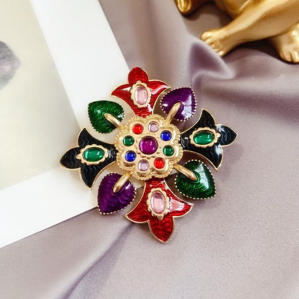 pins, brooches wear me to go ~ retro brooch female court baroque oil painting antique style small fragrant pin, Gray
pins, brooches wear me to go ~ retro brooch female court baroque oil painting antique style small fragrant pin, Gray