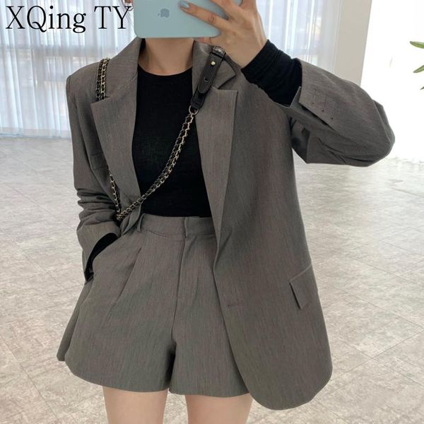 women's tracksuits autumn office lady two piece set loose turn-down button suit jacket coat + fashionable high waisted wide leg shorts, Gray
women's tracksuits autumn office lady two piece set loose turn-down button suit jacket coat + fashionable high waisted wide leg shorts, Gray
