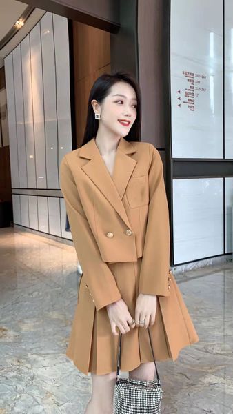 two piece dress ladies suit skirt preppy woolen coat high-waisted plaid skirt very fashionable and young with contrasting color embellishmen, White
two piece dress ladies suit skirt preppy woolen coat high-waisted plaid skirt very fashionable and young with contrasting color embellishmen, White