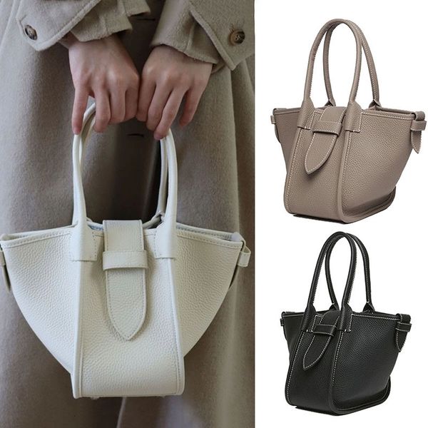 net red leather women's hand-held cowhide swing bucket cabbage basket tote bag commuting purse
net red leather women's hand-held cowhide swing bucket cabbage basket tote bag commuting purse