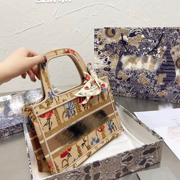 2021 new women's bag star same jacquard embroidery tote hand bill of lading shoulder small shopping zmm
2021 new women's bag star same jacquard embroidery tote hand bill of lading shoulder small shopping zmm
