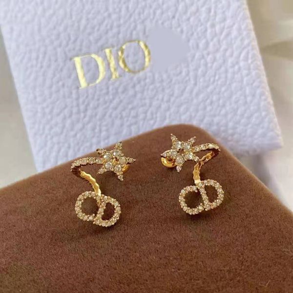 design jewelry new letter buckle star full set phantom diamond crystal ear clip front and rear net red earrings, Golden
design jewelry new letter buckle star full set phantom diamond crystal ear clip front and rear net red earrings, Golden
