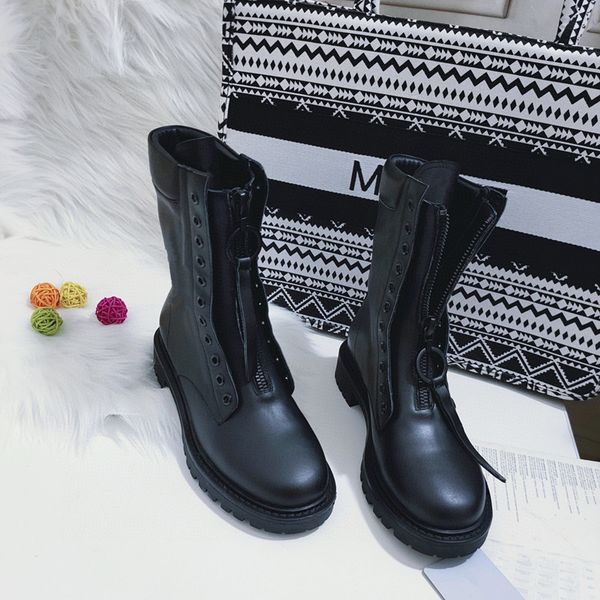 the latest autumn/winter 2021 electronic embroidery matching color letters logo round head middle boot for women, Black
the latest autumn/winter 2021 electronic embroidery matching color letters logo round head middle boot for women, Black