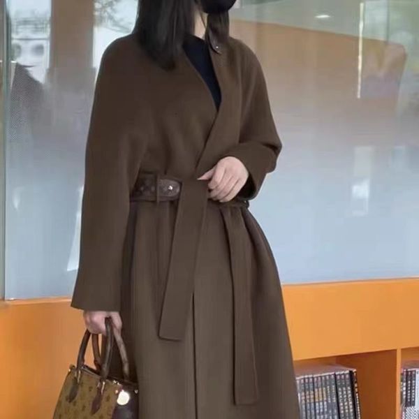 luxury women's short coatcamel autumn and winter 2021 double-sided cashmere wool coat for women, Black;brown
luxury women's short coatcamel autumn and winter 2021 double-sided cashmere wool coat for women, Black;brown