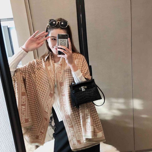 70% off design scarf 2021 autumn and winter new temperament lattice thick imitation cashmere double-sided shawl thickened warm bib, Blue;gray
70% off design scarf 2021 autumn and winter new temperament lattice thick imitation cashmere double-sided shawl thickened warm bib, Blue;gray