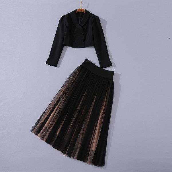 two piece dress european and american women's wear autumn style long-sleeved double-breasted black jacket gauze pleated skirt suit 1u4e, White
two piece dress european and american women's wear autumn style long-sleeved double-breasted black jacket gauze pleated skirt suit 1u4e, White