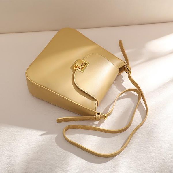 evening bags 2021european simple niche design sense of large capacity women's bag fashion trend commuter single shoulder messengerbag
evening bags 2021european simple niche design sense of large capacity women's bag fashion trend commuter single shoulder messengerbag