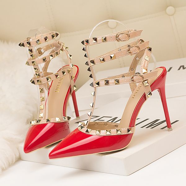 9616-26 fashion dress shoes nightclub wedding banquet high heels patent leather metal rivet hollow roman women's shoes european and ame, Black
9616-26 fashion dress shoes nightclub wedding banquet high heels patent leather metal rivet hollow roman women's shoes european and ame, Black