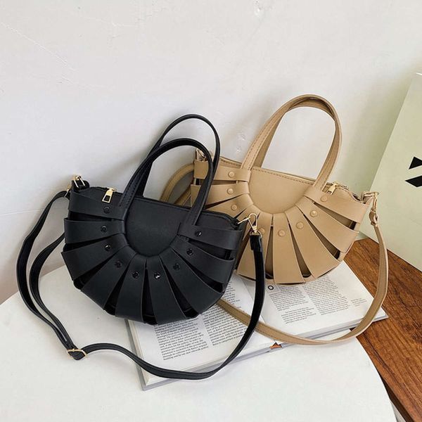 fashion hollow semicircle shoulder crossbody bags women pu leather msenger bag casual ladi solid color small purse handbags
fashion hollow semicircle shoulder crossbody bags women pu leather msenger bag casual ladi solid color small purse handbags