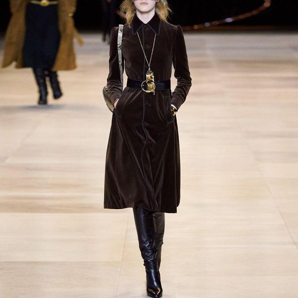 casual dresses 2021 fashion runway dress women dark brown red single breasted vintage elegant velvet midi, Black;gray
casual dresses 2021 fashion runway dress women dark brown red single breasted vintage elegant velvet midi, Black;gray