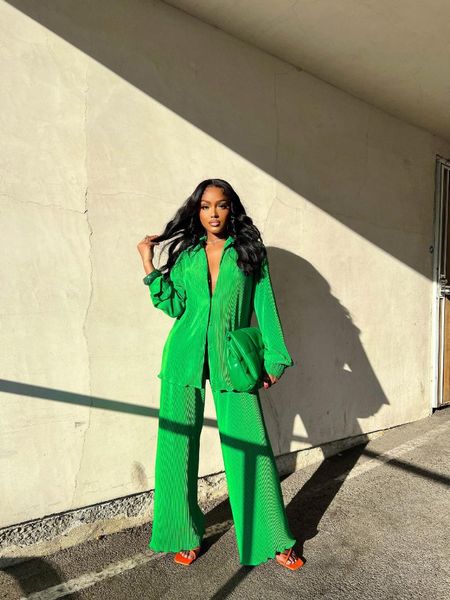 women's two piece pants ewsfv 2022 autumn and winter jacket lapel pleated shirt high waist straight long sleeve suit, White
women's two piece pants ewsfv 2022 autumn and winter jacket lapel pleated shirt high waist straight long sleeve suit, White