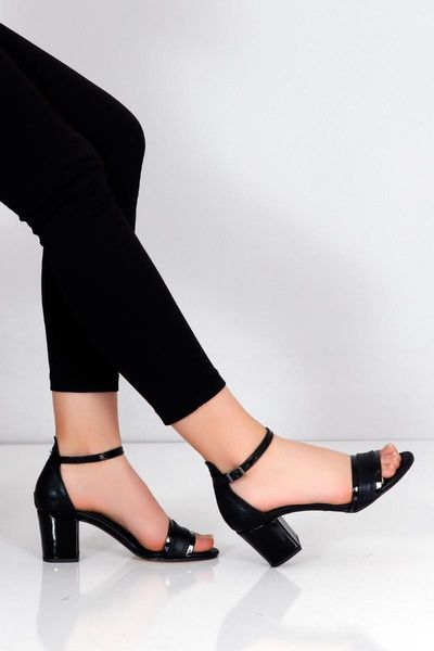 sandals black sultan thick heels women 719y
sandals black sultan thick heels women 719y