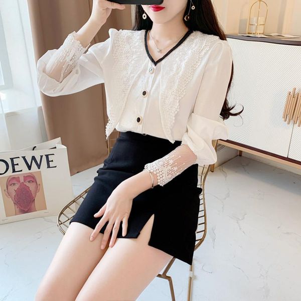 women's blouses & shirts temperament women lace stitching v-neck shirt 2021 spring french niche elegant style white all-match female a
women's blouses & shirts temperament women lace stitching v-neck shirt 2021 spring french niche elegant style white all-match female a