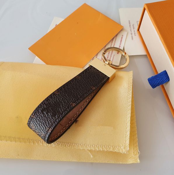 2022 brand designers leather keychain for man and women car bag keychains with gift box fast ship, Silver
2022 brand designers leather keychain for man and women car bag keychains with gift box fast ship, Silver