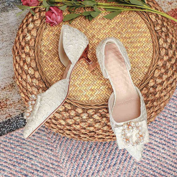 70% off factory online 2021 new pearl button hollow single shoes women's silk satin pointed wine cup heel korean side empty, Black
70% off factory online 2021 new pearl button hollow single shoes women's silk satin pointed wine cup heel korean side empty, Black