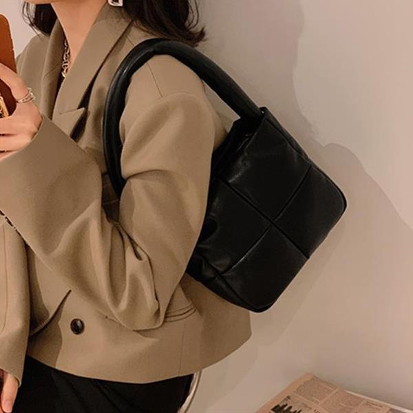evening bags fashion designer mini baguette bag for women 2021 vintage soft space cotton lingge luxury shoulder purses flap handbags
evening bags fashion designer mini baguette bag for women 2021 vintage soft space cotton lingge luxury shoulder purses flap handbags