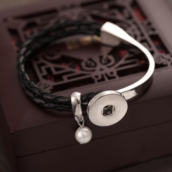 charm bracelets 18mm leather snap bracelet handmade pearl button fit jewelry vintage black, Golden;silver
charm bracelets 18mm leather snap bracelet handmade pearl button fit jewelry vintage black, Golden;silver