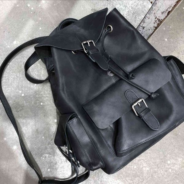 leather handmade leather men's and women's double shoulder bag worn matte used backpack
leather handmade leather men's and women's double shoulder bag worn matte used backpack