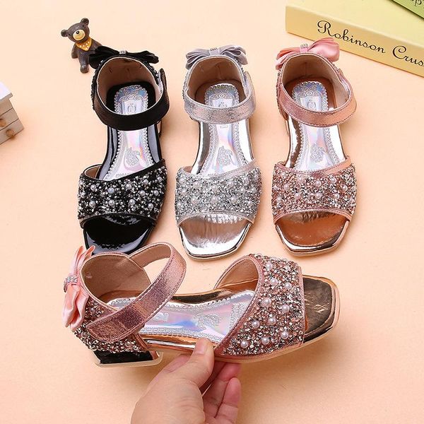 sandals 2021 korean version of children's bow princess shoes rhinestone girls summer student, Black;red
sandals 2021 korean version of children's bow princess shoes rhinestone girls summer student, Black;red