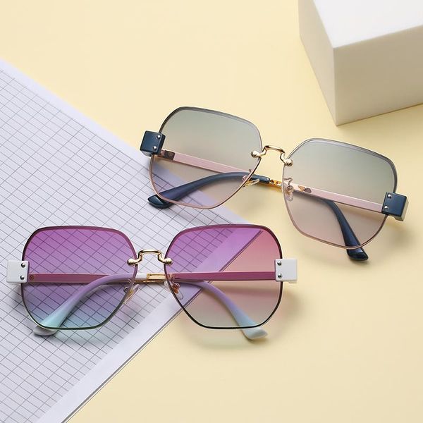 sunglasses 2021 style trending shades for women anti-uv400 female fashion design goggle metal sunglass lentes de sol mujer, White;black
sunglasses 2021 style trending shades for women anti-uv400 female fashion design goggle metal sunglass lentes de sol mujer, White;black