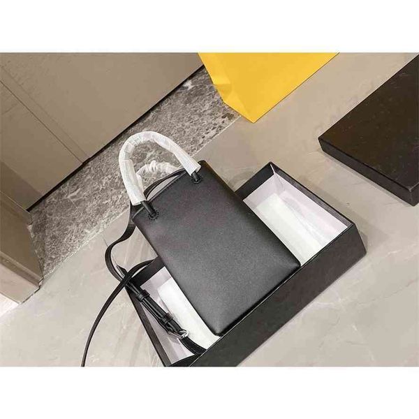 handbagnew simple and generous cowhide mobile phone fenjia leisure street p fashion piece camera shoulder bag womengg bag
handbagnew simple and generous cowhide mobile phone fenjia leisure street p fashion piece camera shoulder bag womengg bag