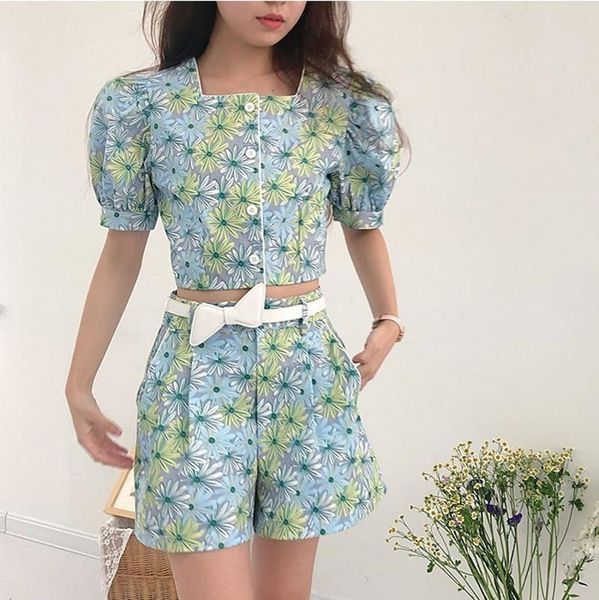 women's tracksuits 2021 korean summer two piece set elegant women o neck puff sleeve single-breasted jacket + high waist shorts suit, Gray
women's tracksuits 2021 korean summer two piece set elegant women o neck puff sleeve single-breasted jacket + high waist shorts suit, Gray