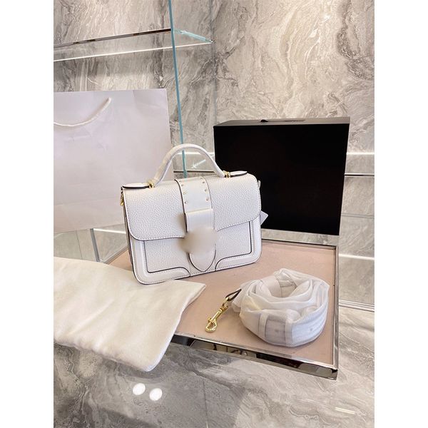 style organ bag kou carriage buckle postman simple leisure women's storage bags valentine's day luxuryss designerss yw
style organ bag kou carriage buckle postman simple leisure women's storage bags valentine's day luxuryss designerss yw