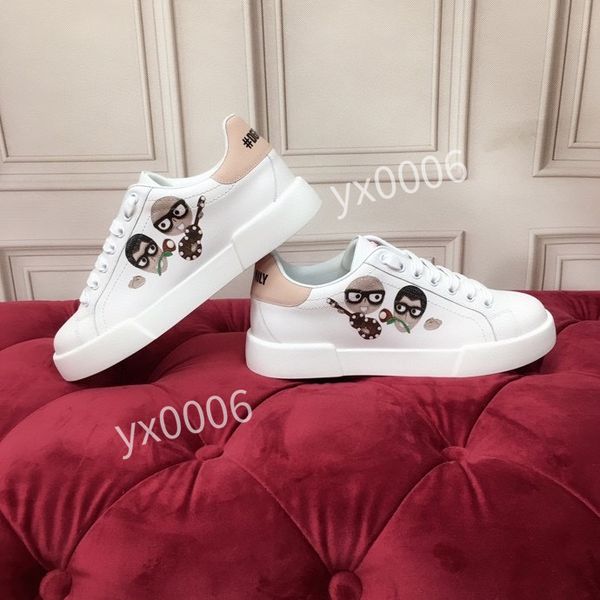 2022 selling original sock speed trainer women men walking shoes black white red sports sneakers boots casual shoe mens hc200901, Red;white
2022 selling original sock speed trainer women men walking shoes black white red sports sneakers boots casual shoe mens hc200901, Red;white