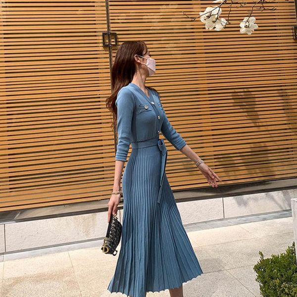 casual dresses knitted sweater dress long sleeve v-neck blue pleated skirt midi with buttons womens outfits korean style fall bow belt fashi, Black;gray
casual dresses knitted sweater dress long sleeve v-neck blue pleated skirt midi with buttons womens outfits korean style fall bow belt fashi, Black;gray