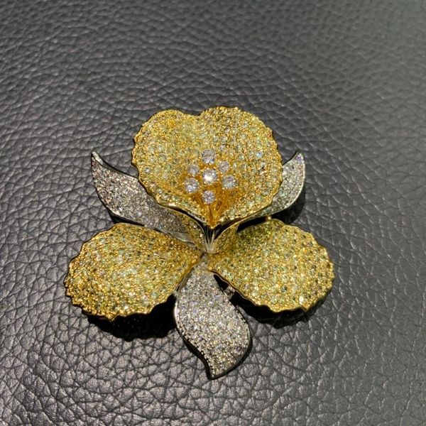 yellow and white color mixed orchid brooch pins copper with cubic zircon fashion women jewelry high quality, Gray
yellow and white color mixed orchid brooch pins copper with cubic zircon fashion women jewelry high quality, Gray