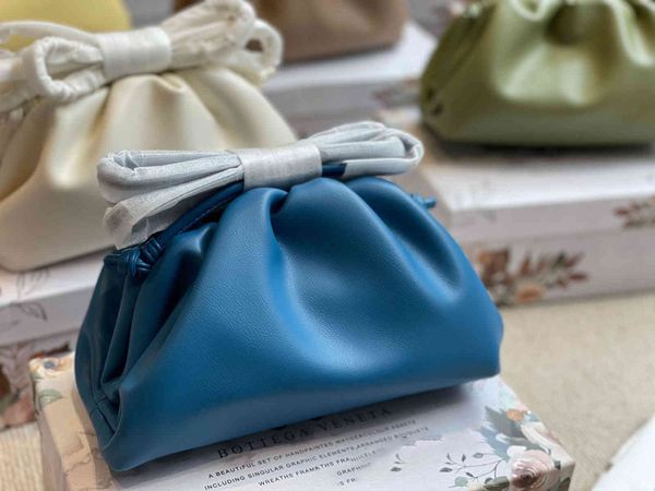 functional amazing 2021 ladies leather underarm bag cloud bottag one-shoulder diagonal leather wallet
functional amazing 2021 ladies leather underarm bag cloud bottag one-shoulder diagonal leather wallet