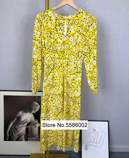 casual dresses latest women stylish 100% silk daisy print long sleeve v neckline yellow dress with zipper on back, Black;gray
casual dresses latest women stylish 100% silk daisy print long sleeve v neckline yellow dress with zipper on back, Black;gray
