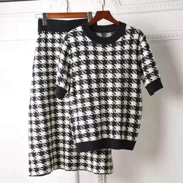 two piece dress autumn winter women plaid knit pieces skirt set, White
two piece dress autumn winter women plaid knit pieces skirt set, White