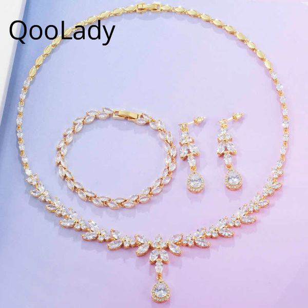 qoola luxury gold color 3pcs white cubic zirconia drop earring necklace bracelets for women dress noble wedding jewelry set z034 h1022, Silver
qoola luxury gold color 3pcs white cubic zirconia drop earring necklace bracelets for women dress noble wedding jewelry set z034 h1022, Silver