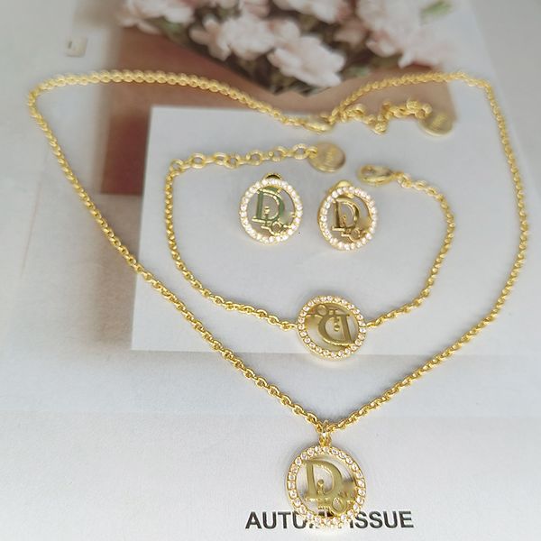 charms d family gold letter medieval inlaid women's necklace exquisite temperament jewelry set, Golden
charms d family gold letter medieval inlaid women's necklace exquisite temperament jewelry set, Golden