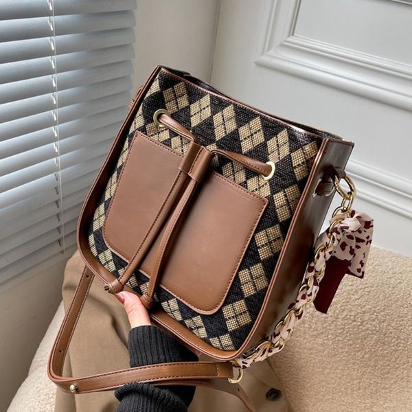 evening bags vintage pu leather shoulder crossbody bucket for women 2022 women's designer zipper handbag female travel messenger bag
evening bags vintage pu leather shoulder crossbody bucket for women 2022 women's designer zipper handbag female travel messenger bag