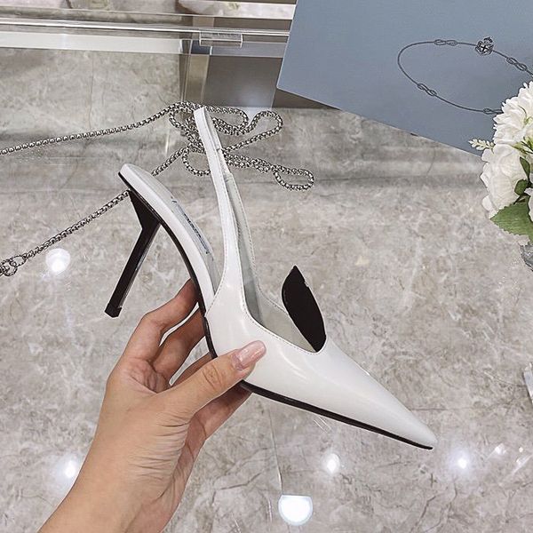 2021 new luxury ladies sandals fashion trend woman shoes buckle metal buckle genuine leather party wedding slippers designer woman sandals s, Black
2021 new luxury ladies sandals fashion trend woman shoes buckle metal buckle genuine leather party wedding slippers designer woman sandals s, Black
