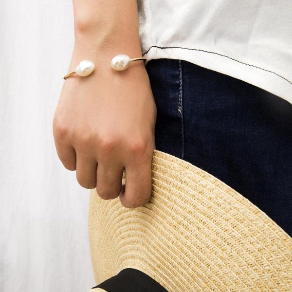 charm bracelets korea simple geometric metal bracelet baroque pearl for women gift party opening bangles fashion jewelry, Golden;silver
charm bracelets korea simple geometric metal bracelet baroque pearl for women gift party opening bangles fashion jewelry, Golden;silver
