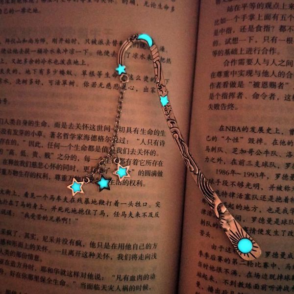 bookmark night sun moon and star bookmarks retro-ancient pentagon luminescent metal for books gift
bookmark night sun moon and star bookmarks retro-ancient pentagon luminescent metal for books gift