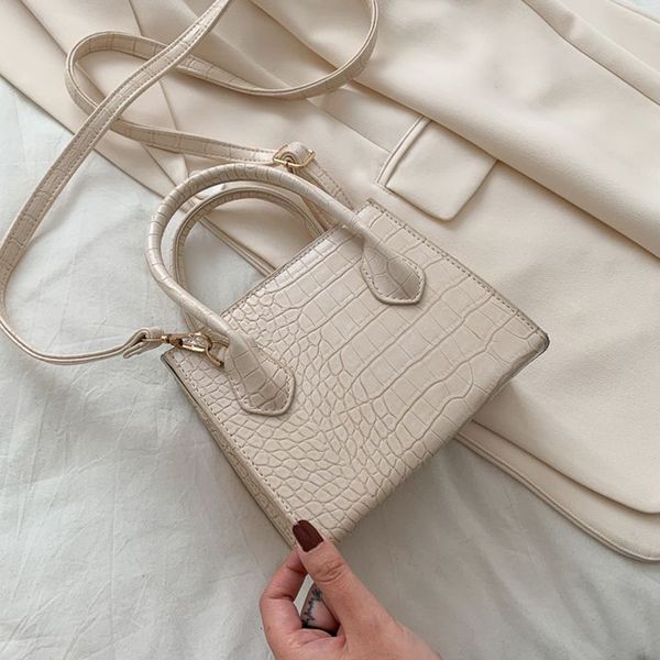 small crocodile pattern solid color pu leather crossbody bags for women 2021 summer lady shoulder handbags female simple totes
small crocodile pattern solid color pu leather crossbody bags for women 2021 summer lady shoulder handbags female simple totes